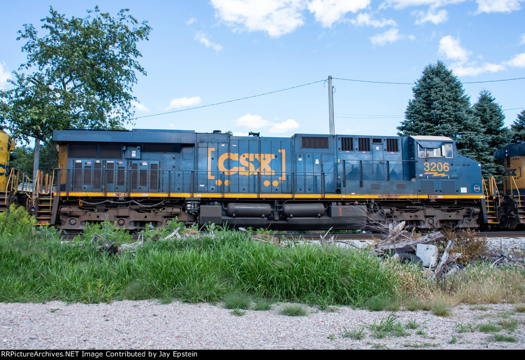 CSX 3206 is second out on the day's M427